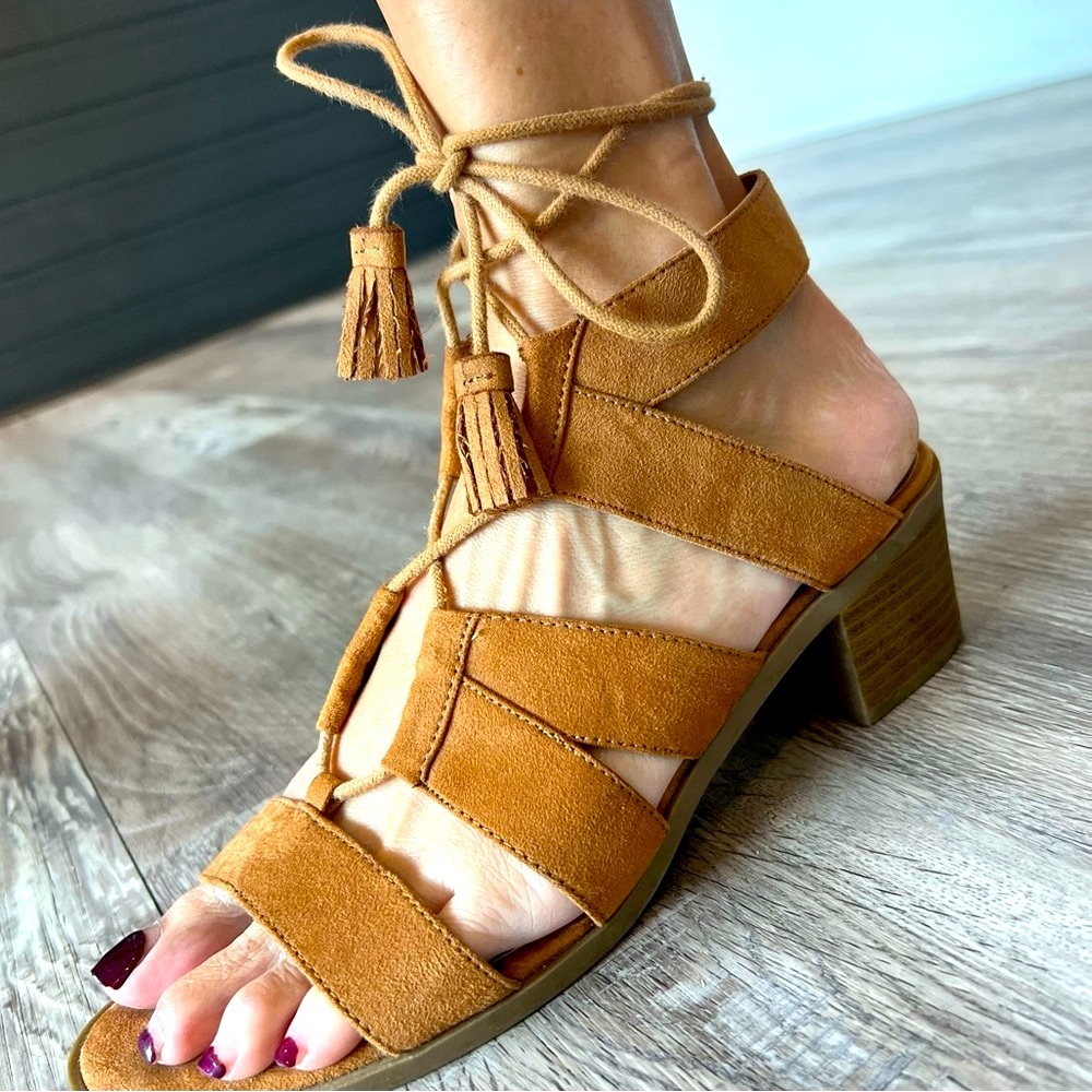 a.n.a A New Approach 8.5M Lena Sandal